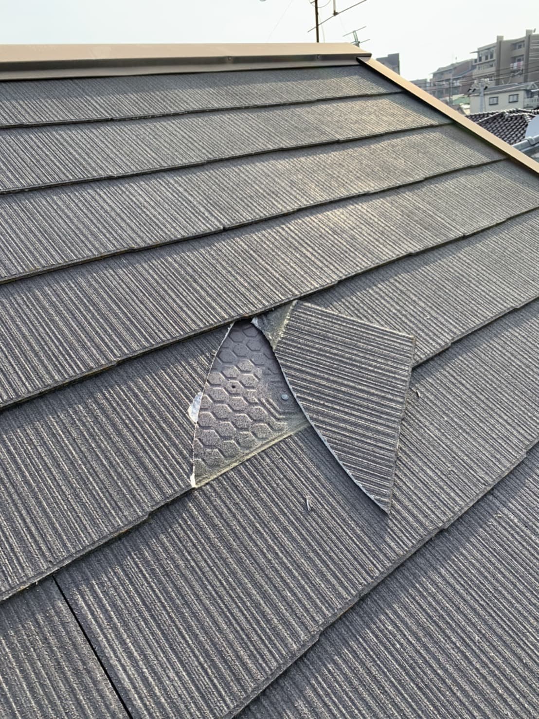 屋根の割れ